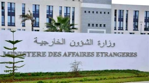 فيما تتمثل السلطة التنفيذية في الجزائر